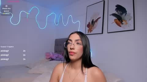 Alaia Alegria online show from April 21, 1:42 am