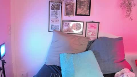 Alana online show from October 24, 2:24 pm