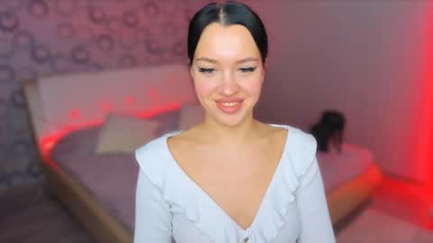 alanamell online show from December 5, 6:55 pm