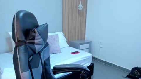 A L A N A online show from October 9, 7:40 pm