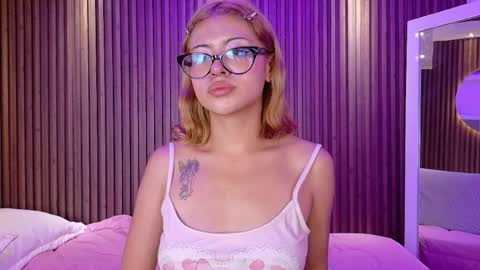 Sasha online show from April 2, 4:15 pm