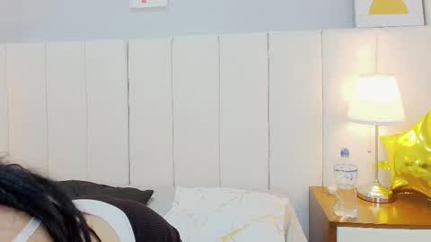 alanawestt online show from November 12, 9:13 pm