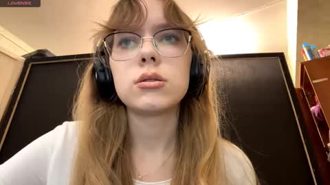 Snapshot of alanehadaller chatting on October 13, 2:42 pm Stella online show from October 13, 2:42 pm