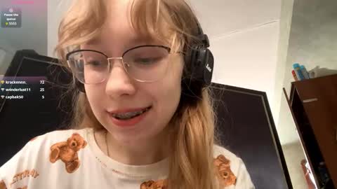 Snapshot of alanehadaller chatting on September 21, 11:20 am Stella online show from September 21, 11:20 am