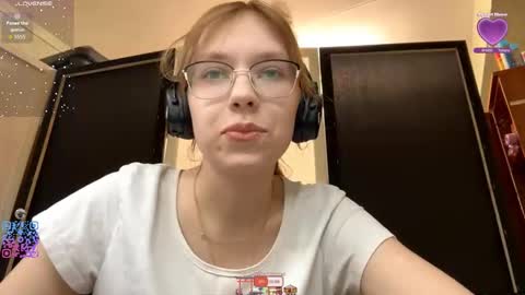 Snapshot of alanehadaller chatting on October 10, 9:47 am Stella online show from October 10, 9:47 am