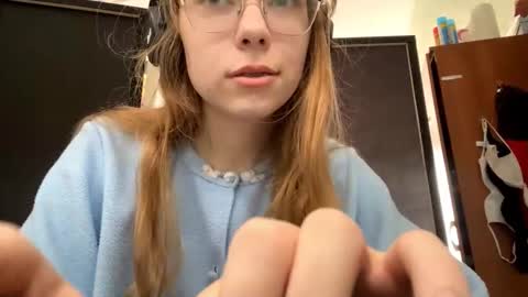 Snapshot of alanehadaller chatting on September 14, 10:13 am Stella online show from September 14, 10:13 am