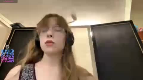 Snapshot of alanehadaller chatting on September 29, 5:18 pm Stella online show from September 29, 5:18 pm