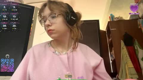 Snapshot of alanehadaller chatting on October 4, 10:43 am Stella online show from October 4, 10:43 am