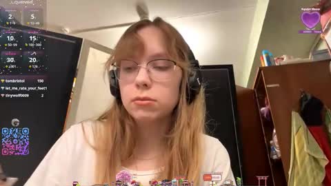 Snapshot of alanehadaller chatting on October 11, 2:42 pm Stella online show from October 11, 2:42 pm