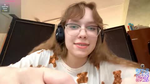 Snapshot of alanehadaller chatting on September 22, 2:15 pm Stella online show from September 22, 2:15 pm