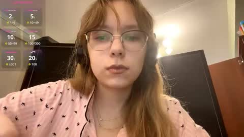 Snapshot of alanehadaller chatting on October 24, 8:32 am Stella online show from October 24, 8:32 am