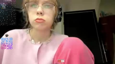 Snapshot of alanehadaller chatting on October 5, 1:16 pm Stella online show from October 5, 1:16 pm