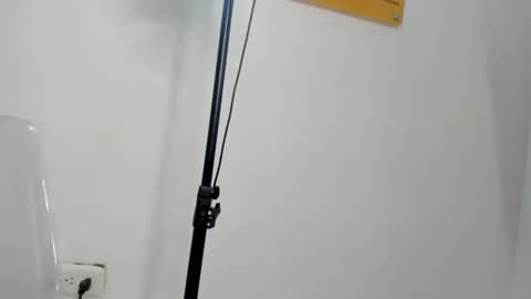 alannaht online show from April 10, 4:13 pm