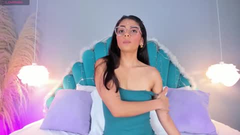 Alassia Hocthner online show from December 22, 11:46 am