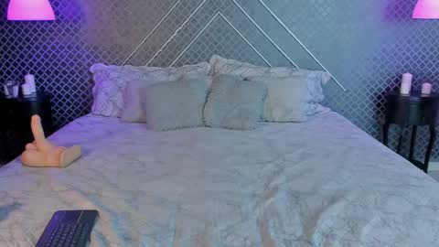 aleja_bloom online show from October 23, 12:00 pm