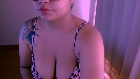 Alejandra  online show from December 1, 5:15 pm