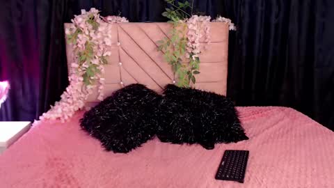 alessia_mystique online show from April 28, 9:40 pm