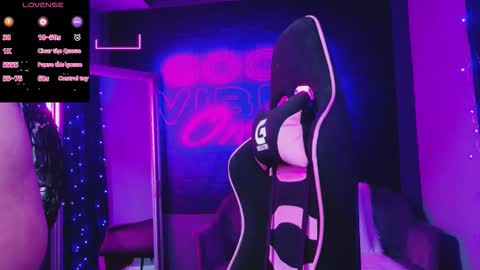 alessiacroft online show from February 1, 5:06 am