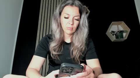 alesys69 online show from May 28, 9:45 pm