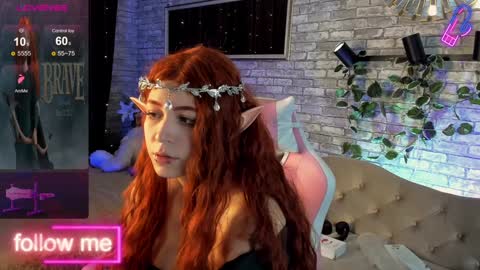 alex_howell online show from December 7, 8:49 pm