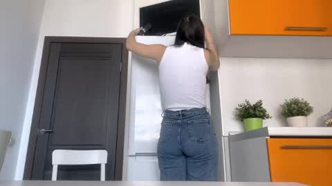 Emila online show from April 11, 10:30 am