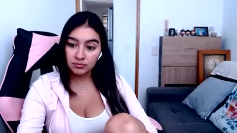 alexyferrer1 online show from July 6, 2:33 pm