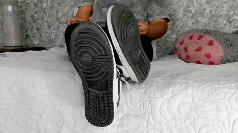 aleya_black online show from April 24, 3:31 am
