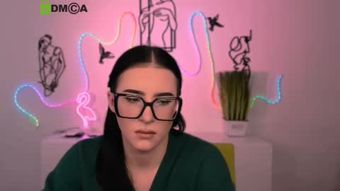 alia skay online show from December 16, 10:32 am