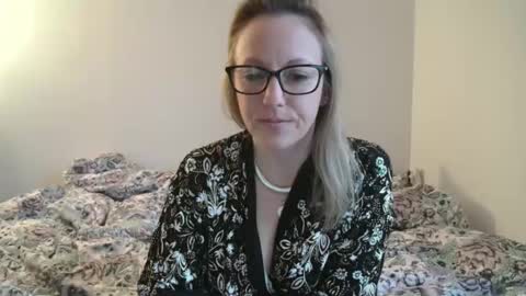 Snapshot of alice8363 chatting on December 2, 8:48 am Alice online show from December 2, 8:48 am