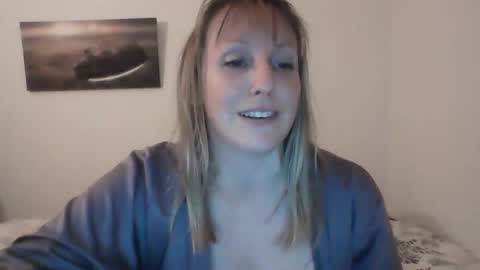 Snapshot of alice8363 chatting on January 7, 6:24 pm Alice online show from January 7, 6:24 pm