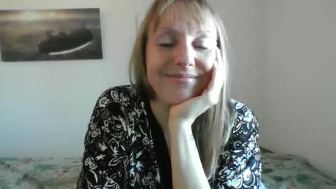 Snapshot of alice8363 chatting on January 11, 10:19 am Alice online show from January 11, 10:19 am
