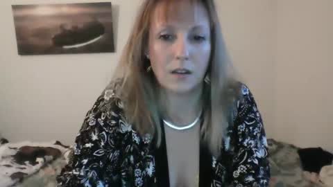 Snapshot of alice8363 chatting on January 3, 4:16 pm Alice online show from January 3, 4:16 pm