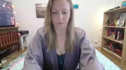 Snapshot of alice8363 chatting on October 21, 3:05 pm Alice online show from October 21, 3:05 pm