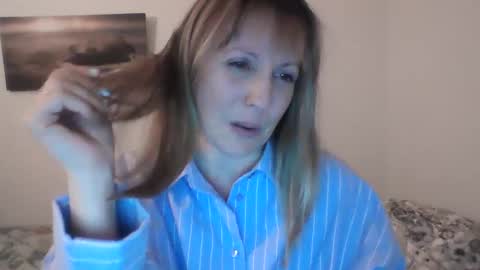 Snapshot of alice8363 chatting on January 9, 6:15 pm Alice online show from January 9, 6:15 pm