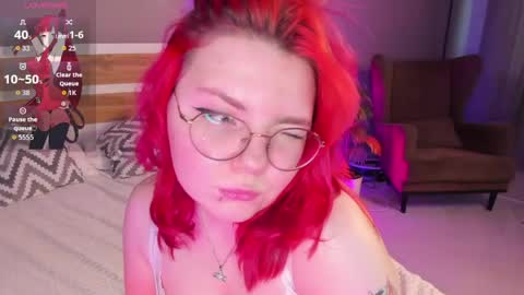 Alice online show from April 25, 1:03 pm