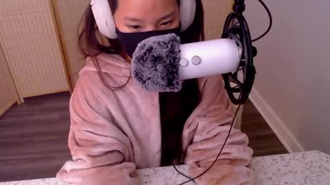 Alice Lee online show from December 8, 4:57 am
