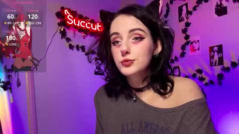 Snapshot of alice_succubus chatting on October 18, 7:37 pm alice_succubus online show from October 18, 7:37 pm