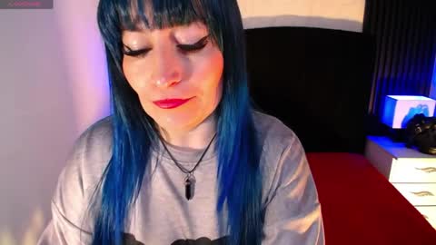 Alice online show from April 6, 7:04 pm