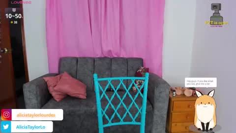 Snapshot of alicebigboobsxxx chatting on February 27, 9:47 pm Juli   online show from February 27, 9:47 pm