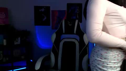 alicechanell online show from March 14, 4:13 am