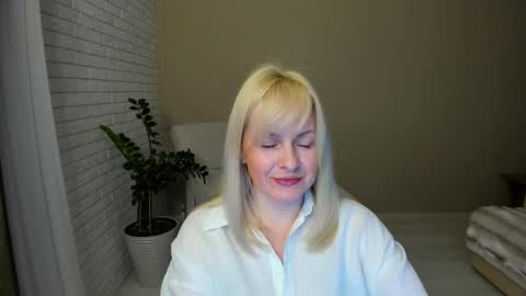 Alicee online show from February 15, 4:50 pm