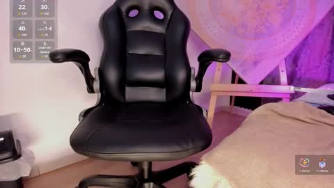 alicee_stonee_ online show from February 23, 9:58 pm