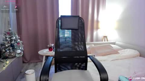 Daniella online show from December 19, 5:21 am