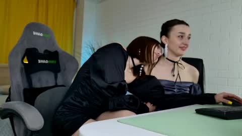 Alice online show from April 15, 1:22 pm