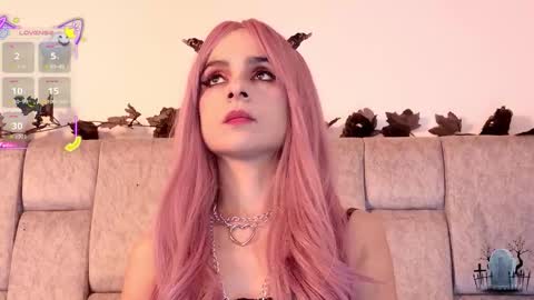 alicenoir_ online show from February 7, 11:19 pm