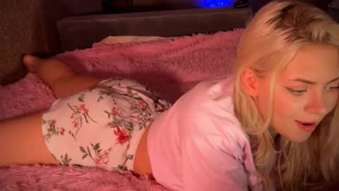 aliceoceaneyes online show from September 24, 4:39 pm