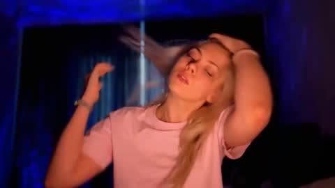 aliceoceaneyes online show from November 3, 1:04 pm