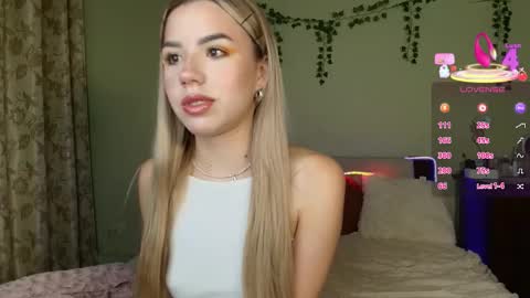 Sweet  Alice online show from September 29, 9:20 pm