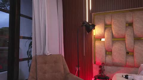 Alicia Lang online show from March 14, 10:55 pm