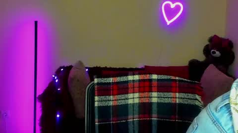 Alicia online show from April 3, 5:38 am